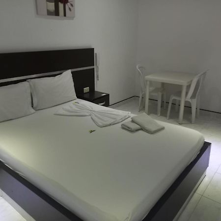 Hotel Suite Royal Мельгар Экстерьер фото