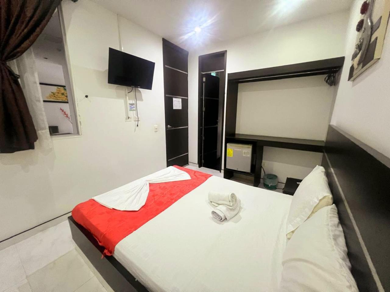 Hotel Suite Royal Мельгар Экстерьер фото