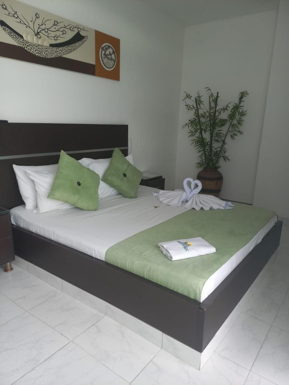 Hotel Suite Royal Мельгар Экстерьер фото