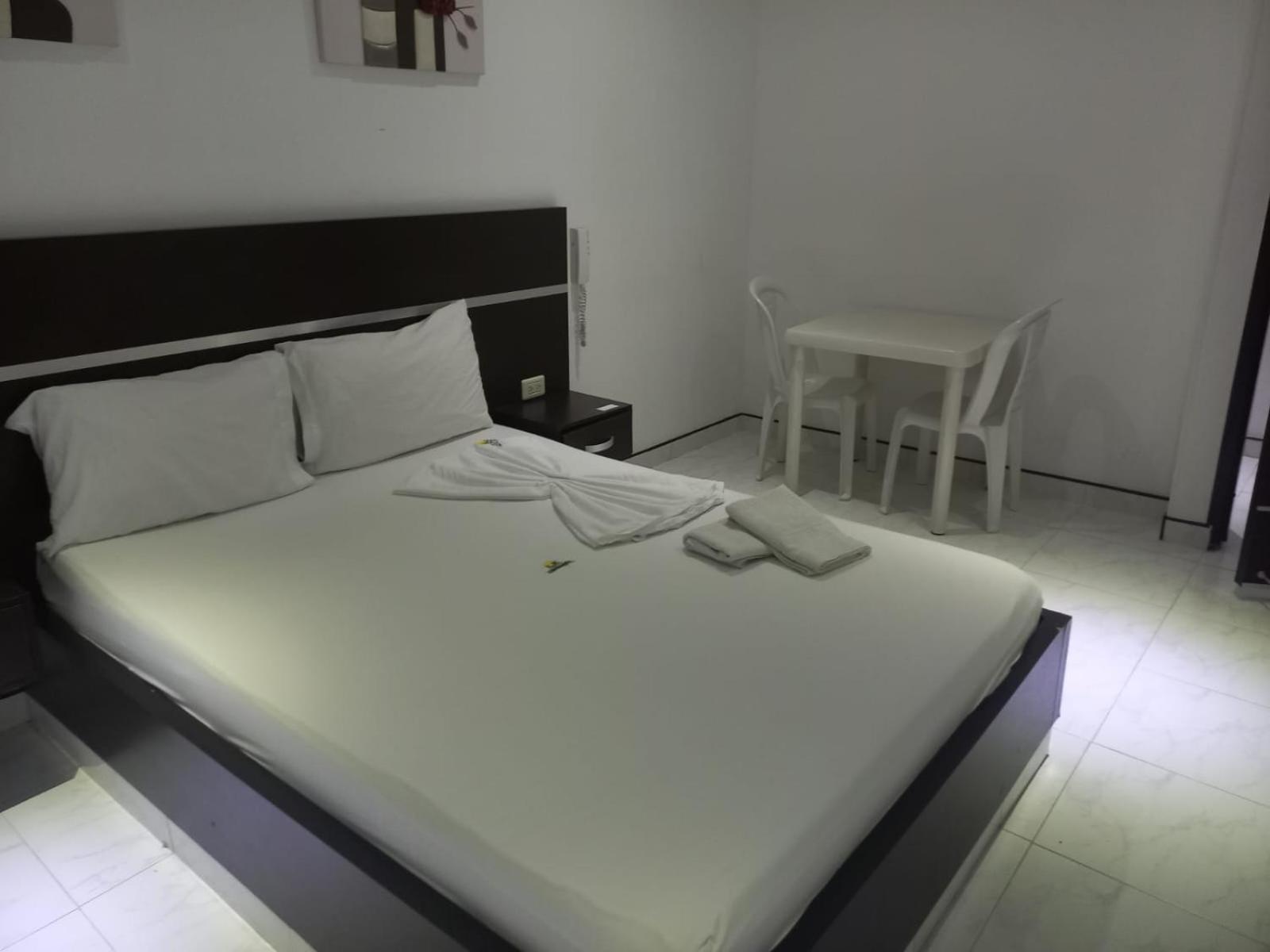 Hotel Suite Royal Мельгар Экстерьер фото