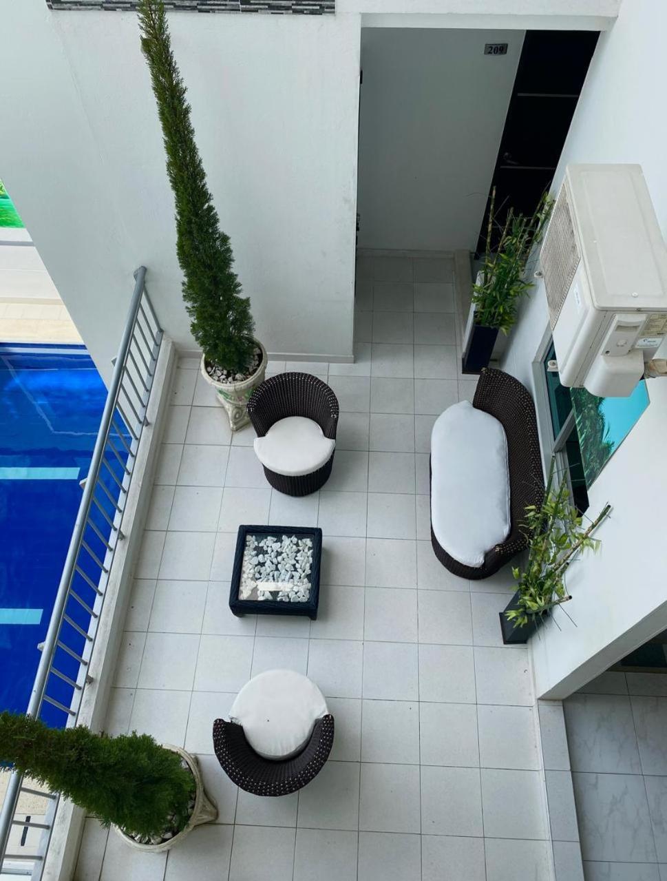 Hotel Suite Royal Мельгар Экстерьер фото