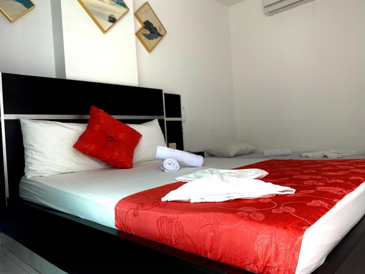 Hotel Suite Royal Мельгар Экстерьер фото