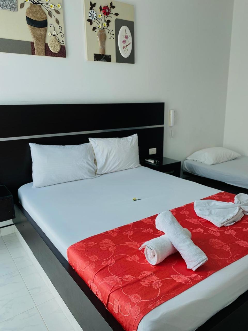 Hotel Suite Royal Мельгар Экстерьер фото