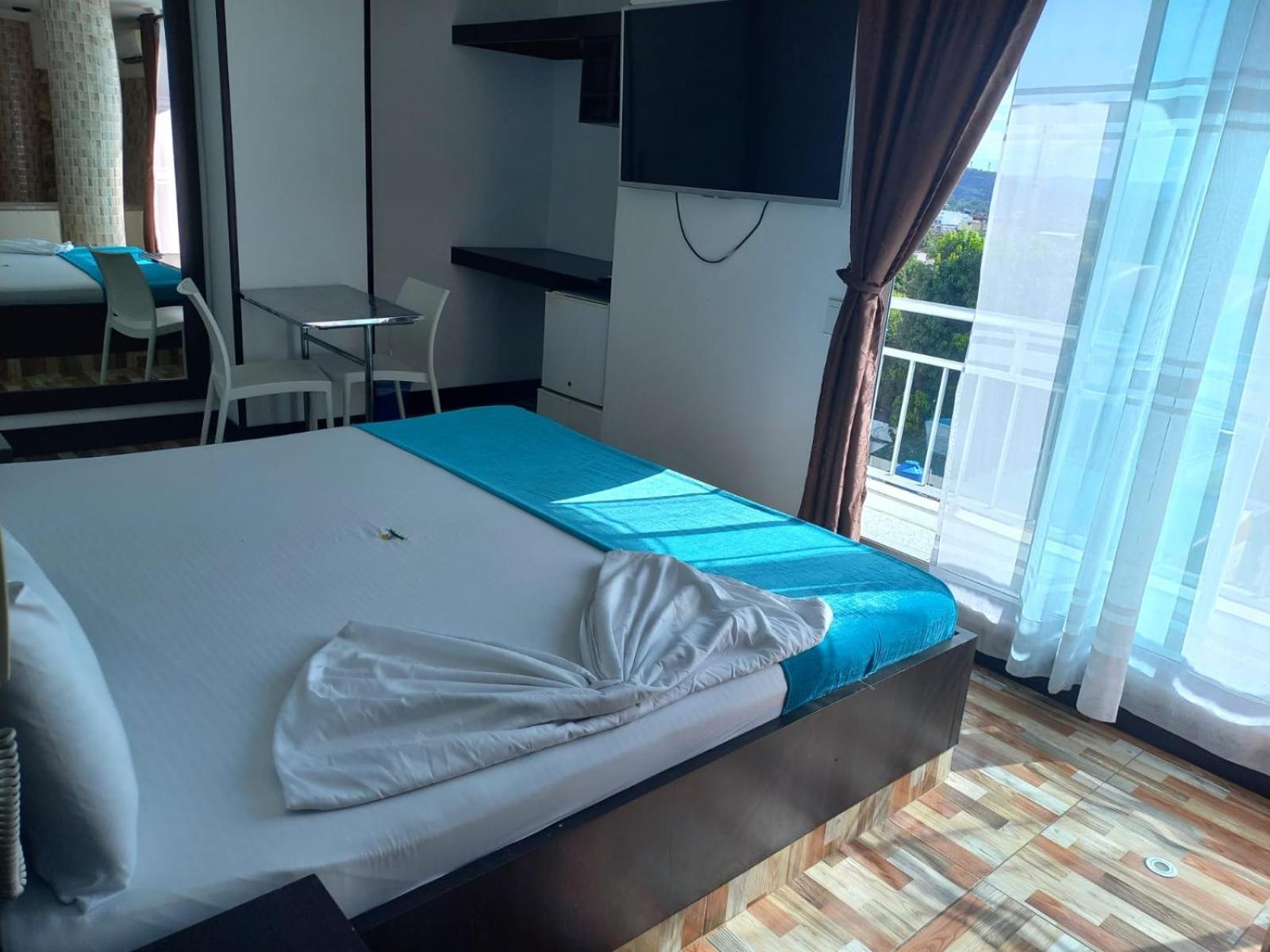 Hotel Suite Royal Мельгар Экстерьер фото