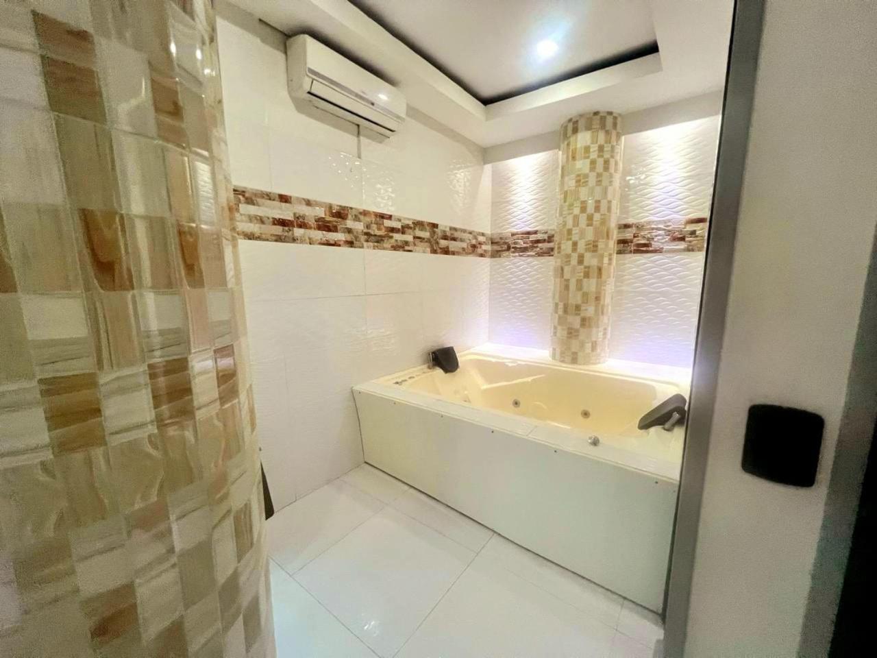 Hotel Suite Royal Мельгар Экстерьер фото