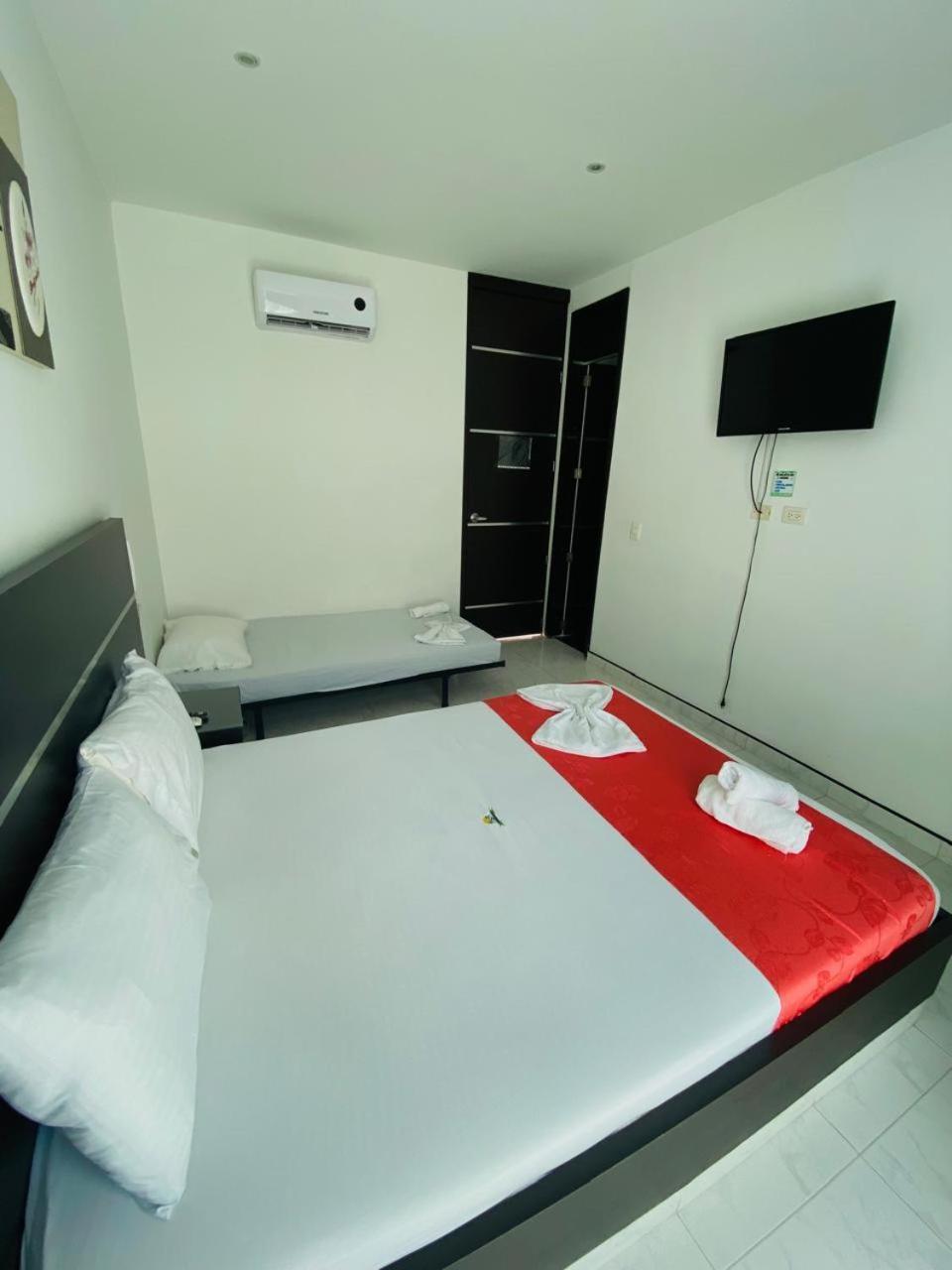 Hotel Suite Royal Мельгар Экстерьер фото
