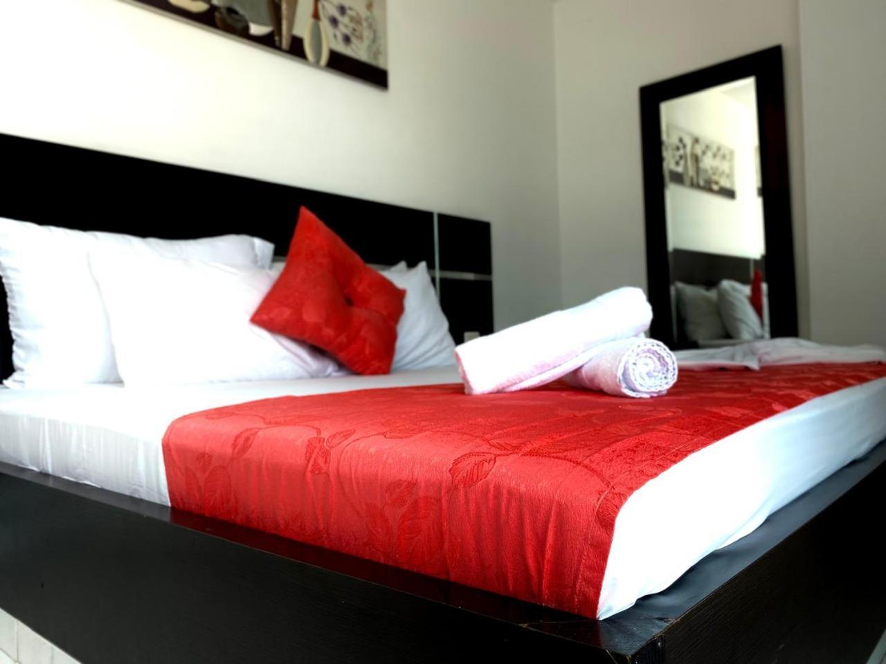 Hotel Suite Royal Мельгар Экстерьер фото