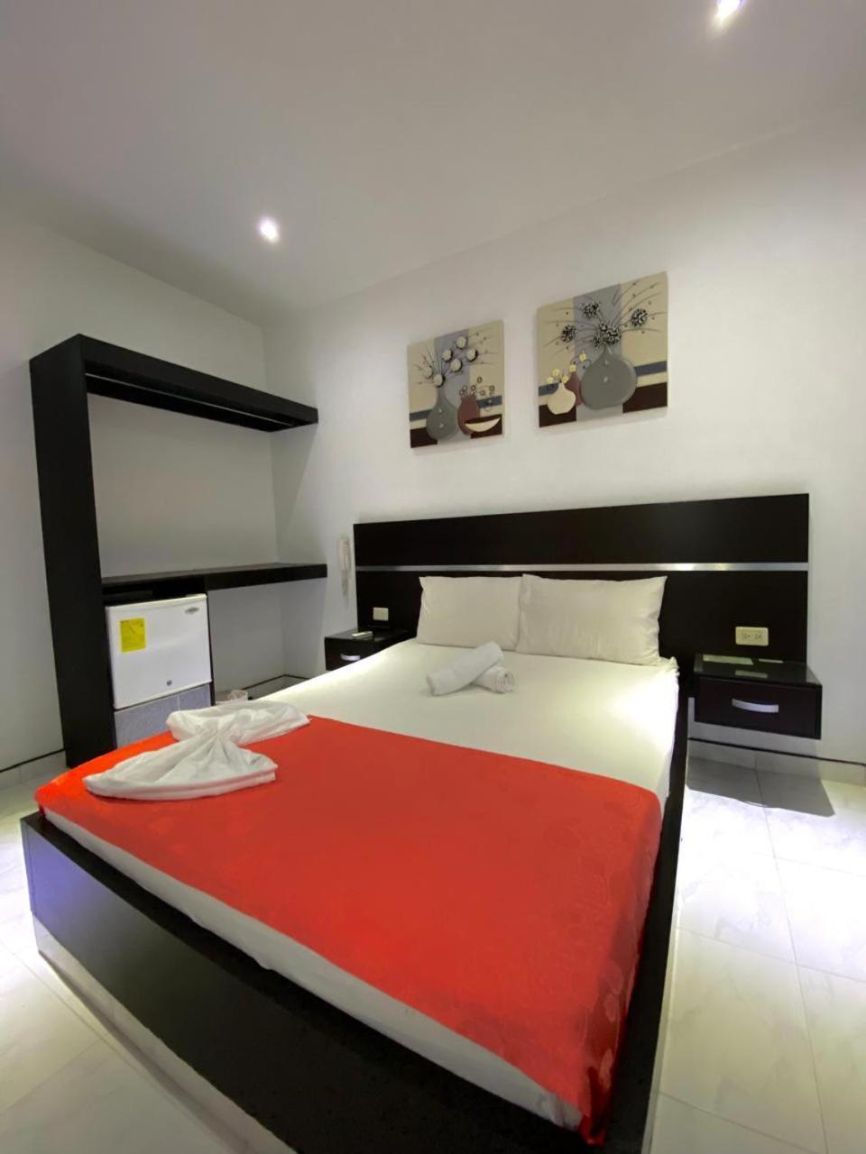 Hotel Suite Royal Мельгар Экстерьер фото